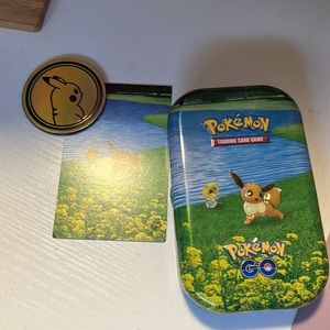 Pokémon go training card tin + chip + Pokémon art card + 20 Pokémon cards